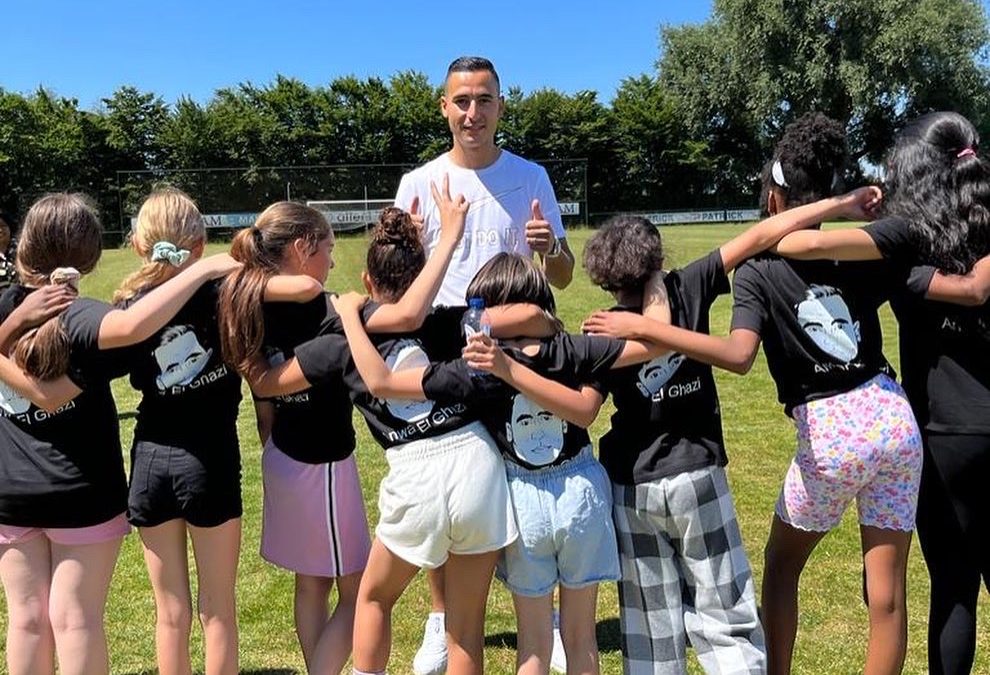 Voetbalclinic met Anwar EL Ghazi