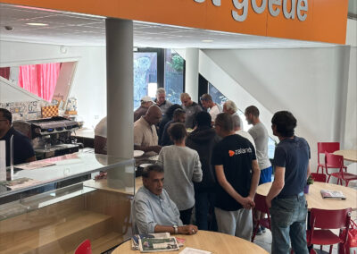 Kleding en schoenen voor de daklozen